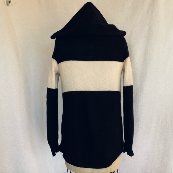 360Cashmere XS/S black/ ivory hoody - Picture 5 of 10